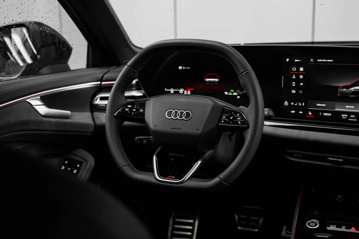 2.0 e-hybrid quattro S edition 299 PK | 360 Camera | Trekhaak | Vierwiel Besturing |  Voorstoelen Verwarmd + Elektr. verstelbaar  | Premium Sportstoelen |