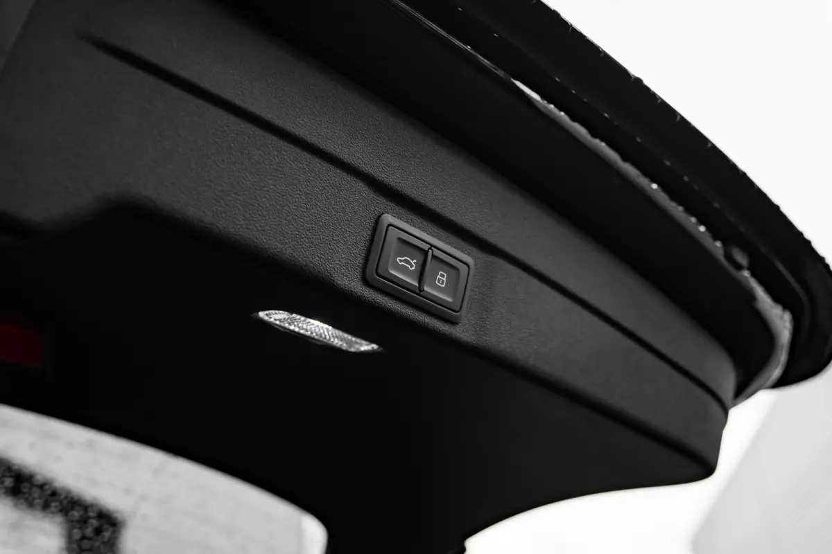 2.0 e-hybrid quattro S edition 299 PK | 360 Camera | Trekhaak | Vierwiel Besturing |  Voorstoelen Verwarmd + Elektr. verstelbaar  | Premium Sportstoelen |