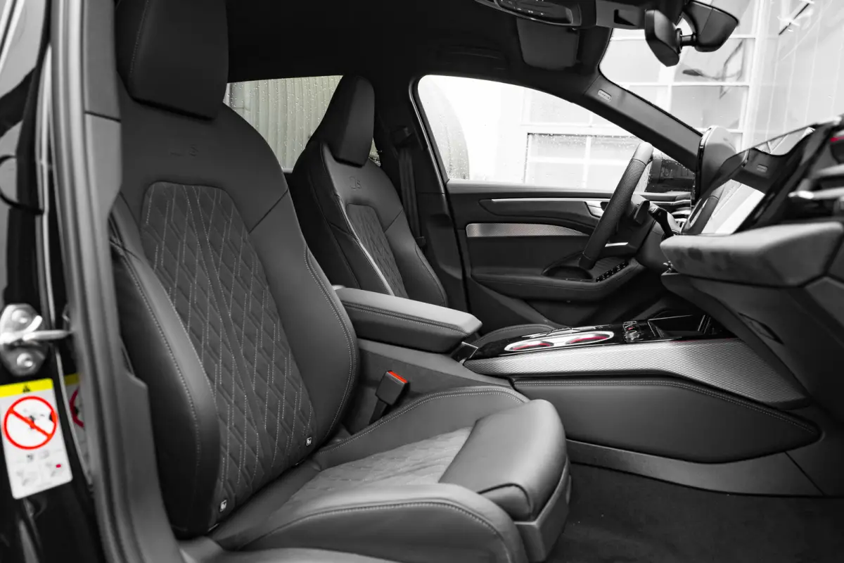 2.0 e-hybrid quattro S edition 299 PK | 360 Camera | Trekhaak | Vierwiel Besturing |  Voorstoelen Verwarmd + Elektr. verstelbaar  | Premium Sportstoelen |