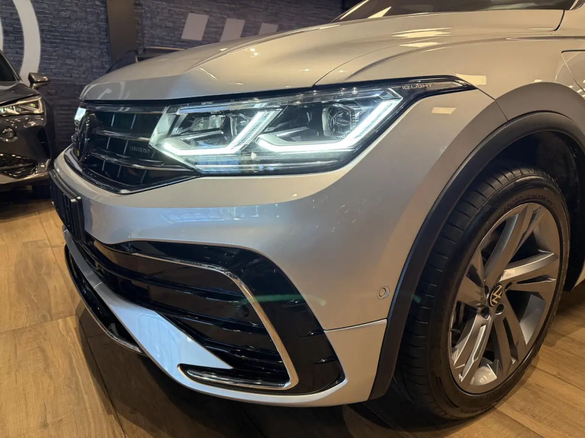 1.4 TSI eHybrid R-Line Business+ |PHEV|NAVI|CarPlay|Elek.Achterklep|IQ Light|