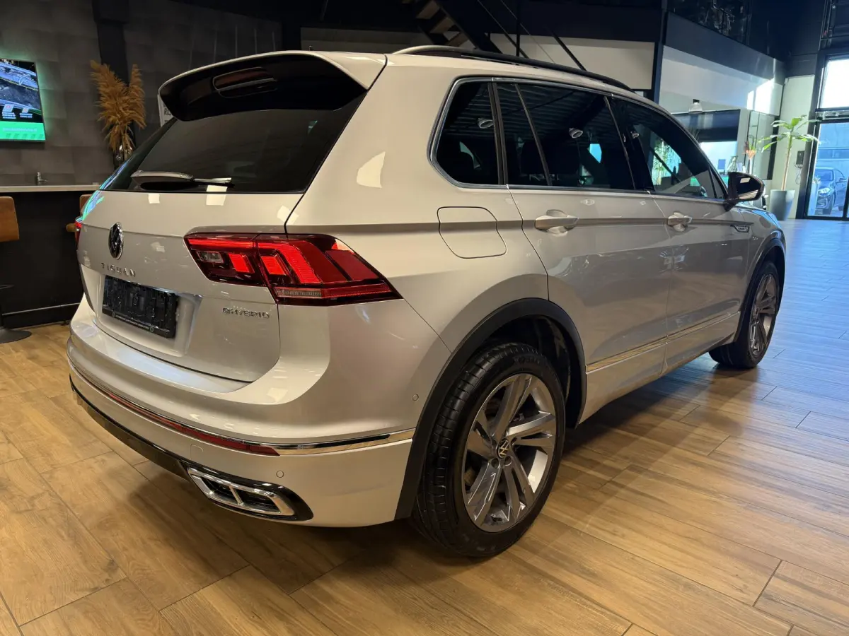 1.4 TSI eHybrid R-Line Business+ |PHEV|NAVI|CarPlay|Elek.Achterklep|IQ Light|