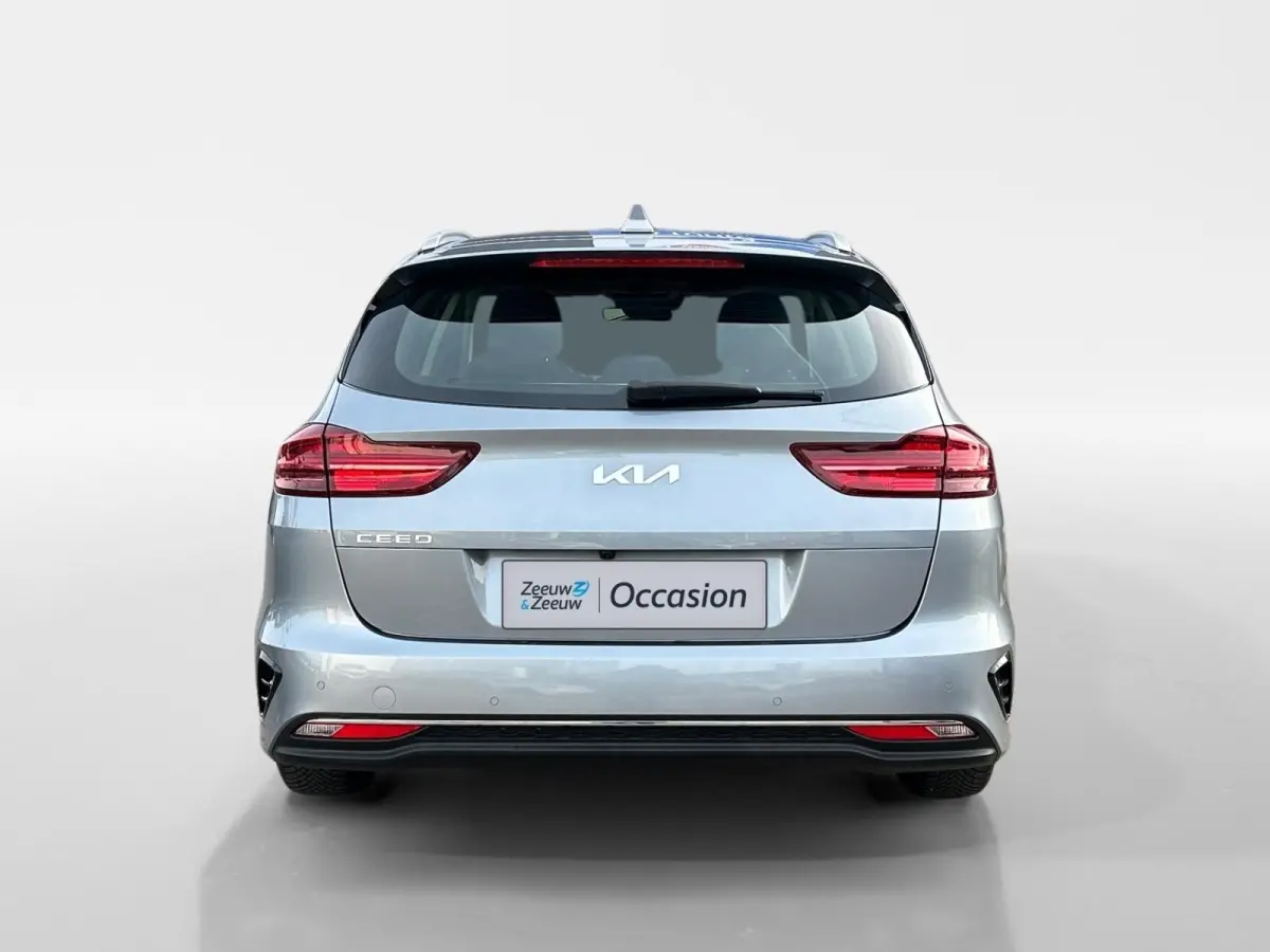 1.5 T-GDi DynamicLine | All-Seasonbanden | Apple Carplay / Android Auto | Navigatiesysteem | Parkeersensoren Voor + Achter | Parkeercamera Achter | Licht + Regensensor | Cruise Control | Cli