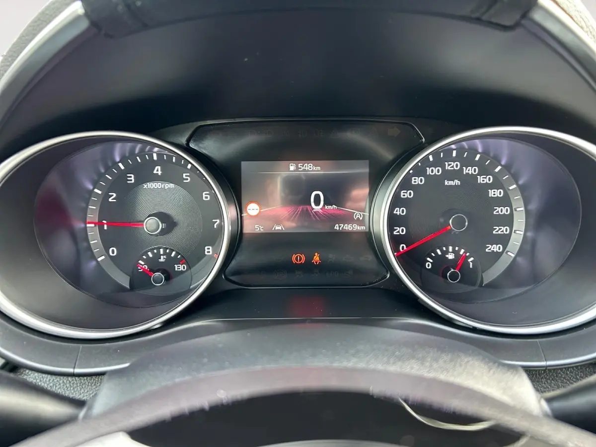 1.5 T-GDi DynamicLine | All-Seasonbanden | Apple Carplay / Android Auto | Navigatiesysteem | Parkeersensoren Voor + Achter | Parkeercamera Achter | Licht + Regensensor | Cruise Control | Cli