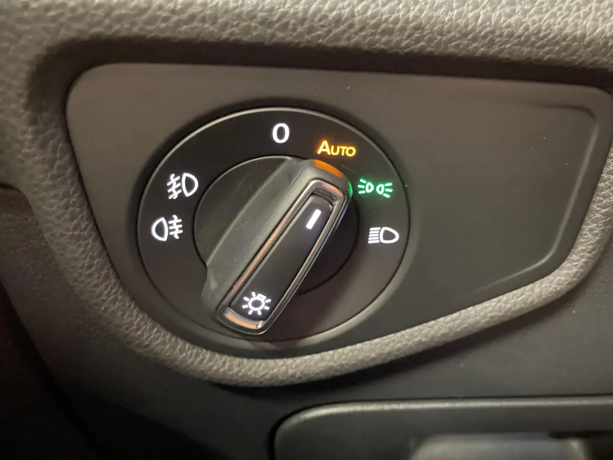 1.5 TSI DSG Highline Navigatie  Parkeersensoren Cruise Control  Blind Spot Assist  Stoelverwarming  ErgoActive stoelen  Climate Control