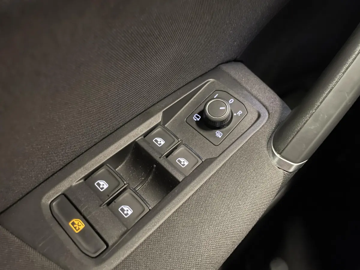 1.5 TSI DSG Highline Navigatie  Parkeersensoren Cruise Control  Blind Spot Assist  Stoelverwarming  ErgoActive stoelen  Climate Control
