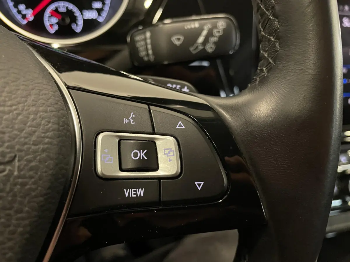 1.5 TSI DSG Highline Navigatie  Parkeersensoren Cruise Control  Blind Spot Assist  Stoelverwarming  ErgoActive stoelen  Climate Control