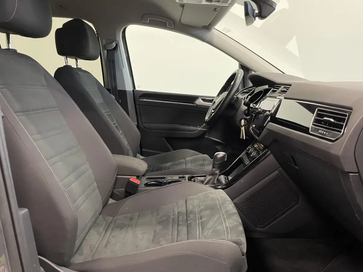 1.5 TSI DSG Highline Navigatie  Parkeersensoren Cruise Control  Blind Spot Assist  Stoelverwarming  ErgoActive stoelen  Climate Control