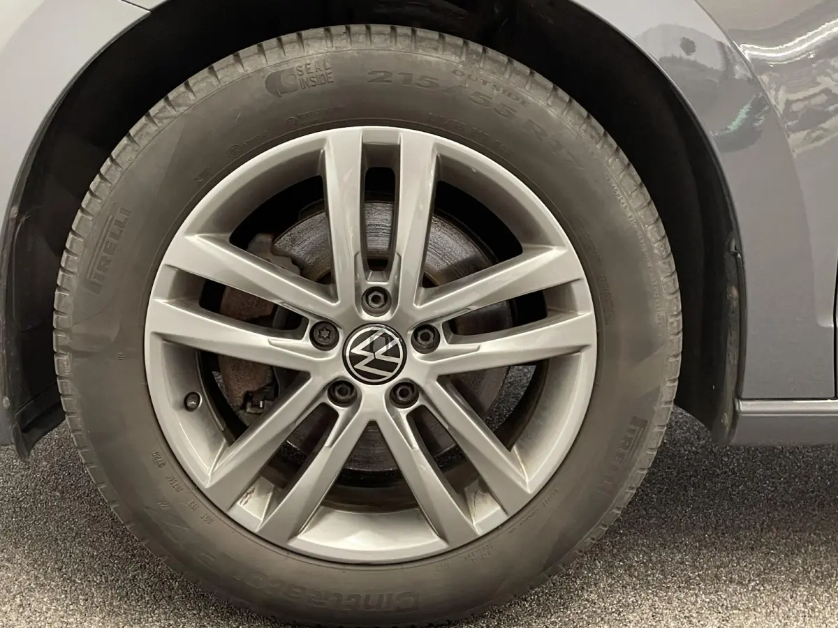 1.5 TSI DSG Highline Navigatie  Parkeersensoren Cruise Control  Blind Spot Assist  Stoelverwarming  ErgoActive stoelen  Climate Control