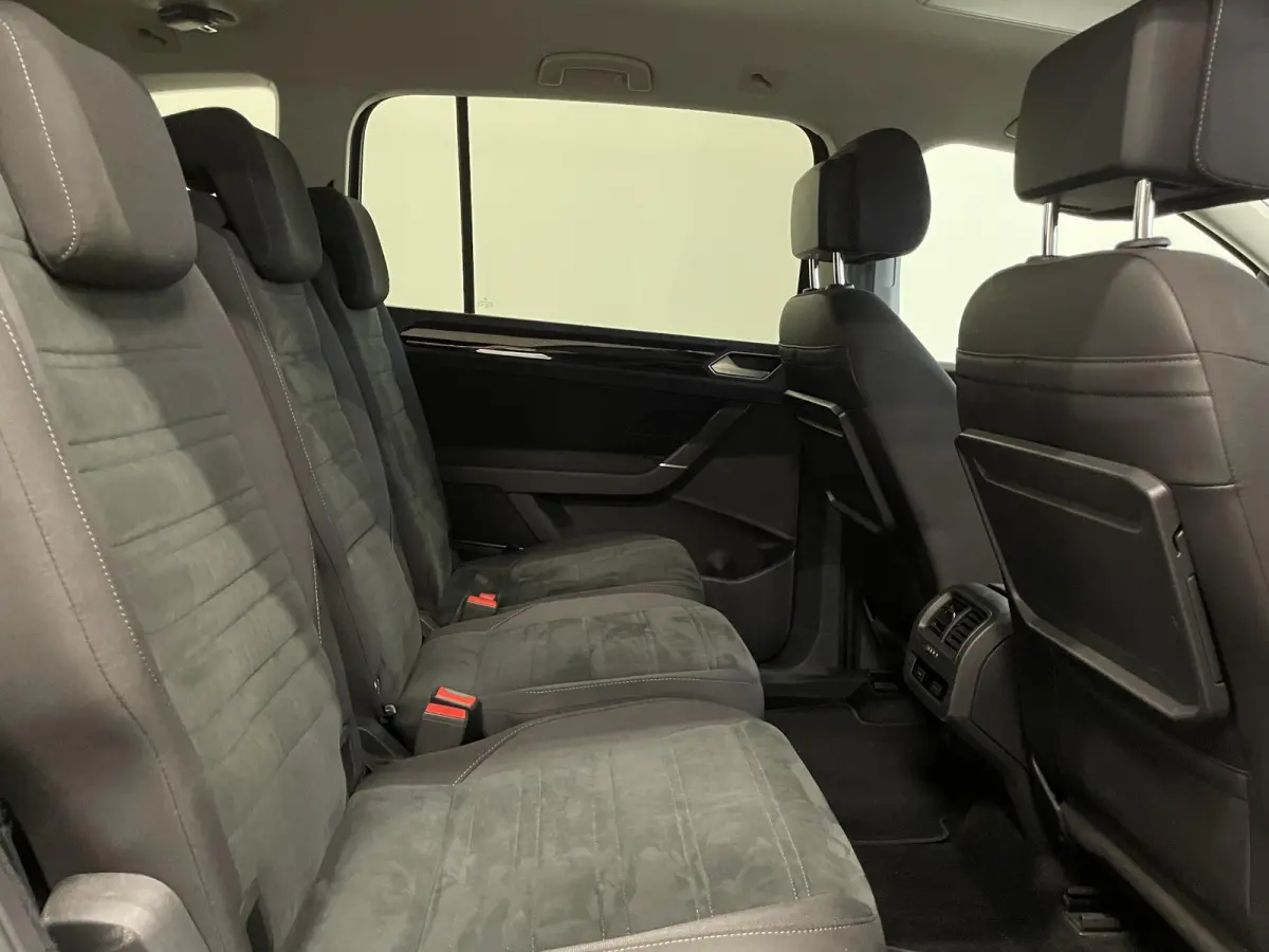 1.5 TSI DSG Highline Navigatie  Parkeersensoren Cruise Control  Blind Spot Assist  Stoelverwarming  ErgoActive stoelen  Climate Control
