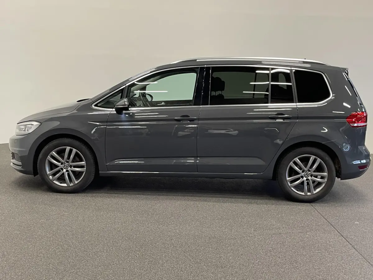 1.5 TSI DSG Highline Navigatie  Parkeersensoren Cruise Control  Blind Spot Assist  Stoelverwarming  ErgoActive stoelen  Climate Control