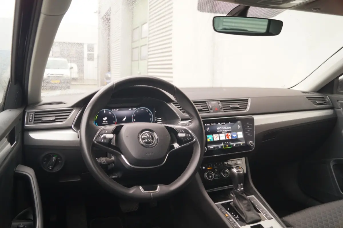 1.4 TSI iV PHEV Business Edition Plus -NAVI-ECC-