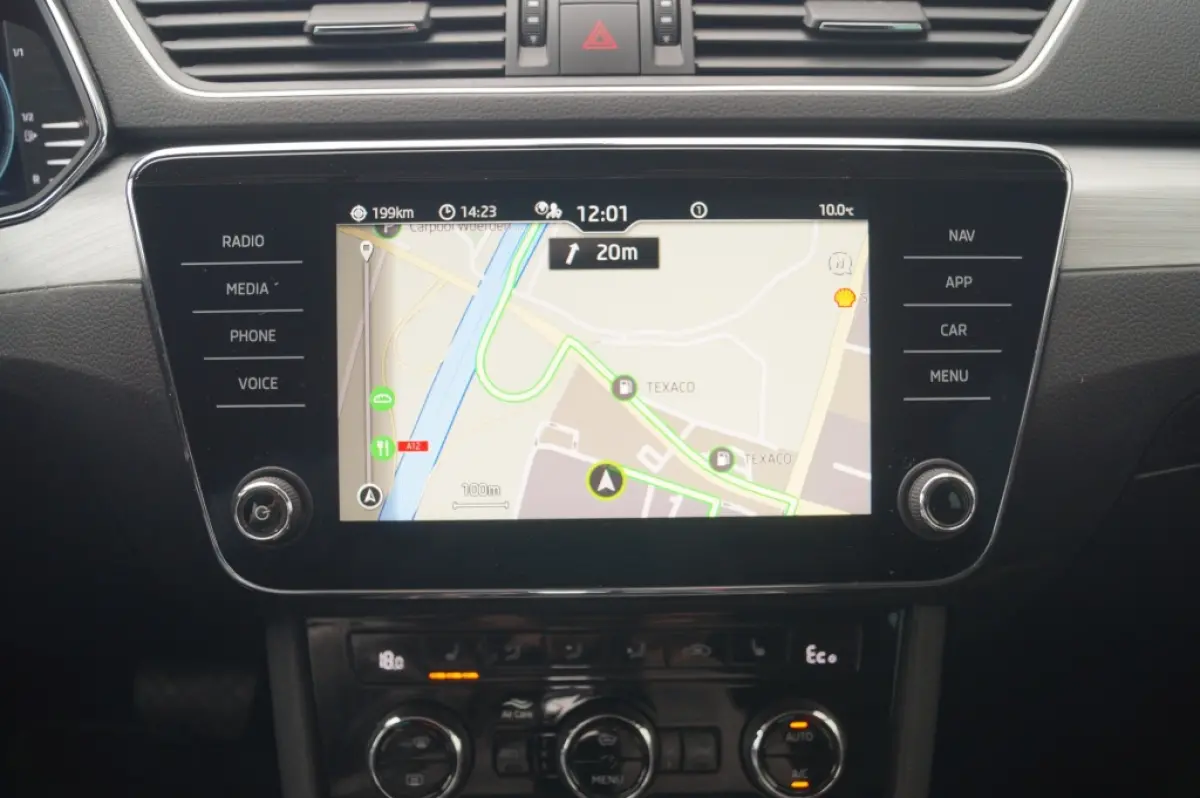 1.4 TSI iV PHEV Business Edition Plus -NAVI-ECC-