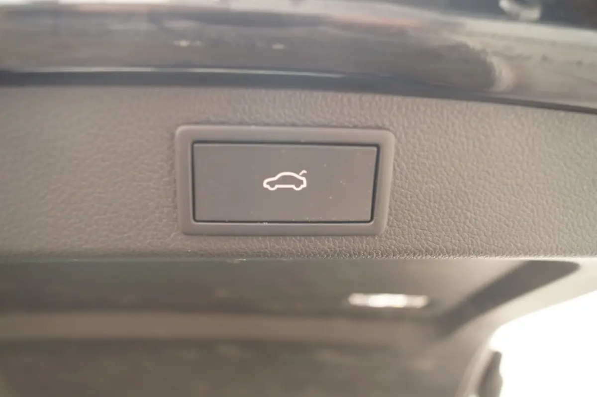 1.4 TSI iV PHEV Business Edition Plus -NAVI-ECC-