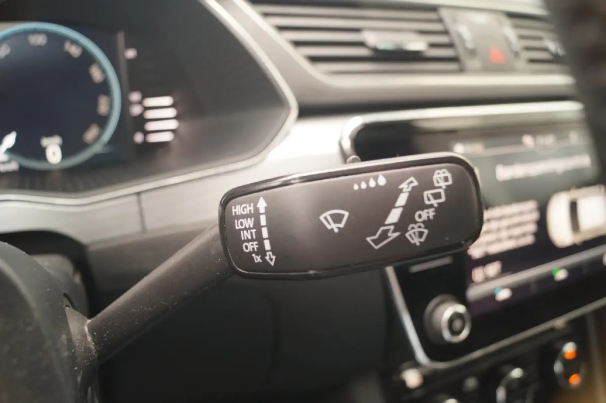 1.4 TSI iV PHEV Business Edition Plus -NAVI-ECC-