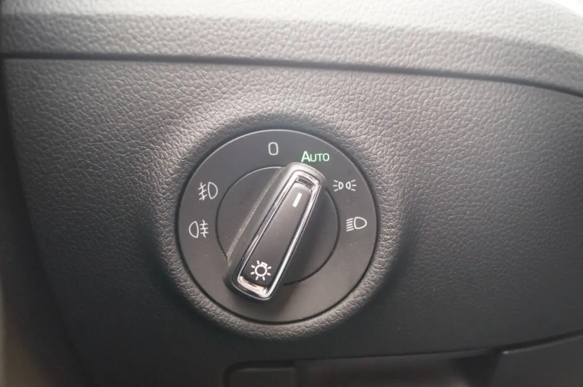 1.4 TSI iV PHEV Business Edition Plus -NAVI-ECC-