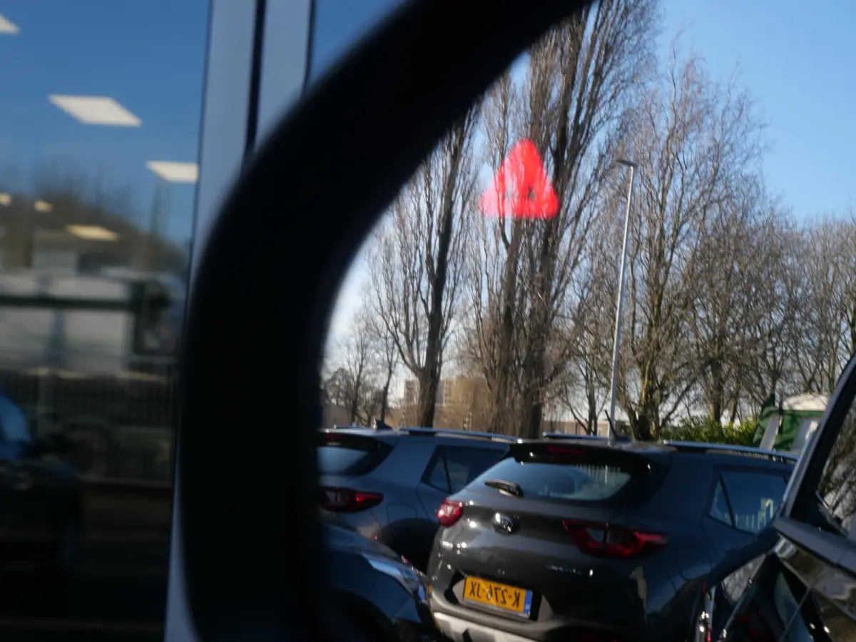 Plus Advanced 81.4 kWh | Schuifkanteldak | Stoel en stuurverwarming | Adaptief | Dode Hoek