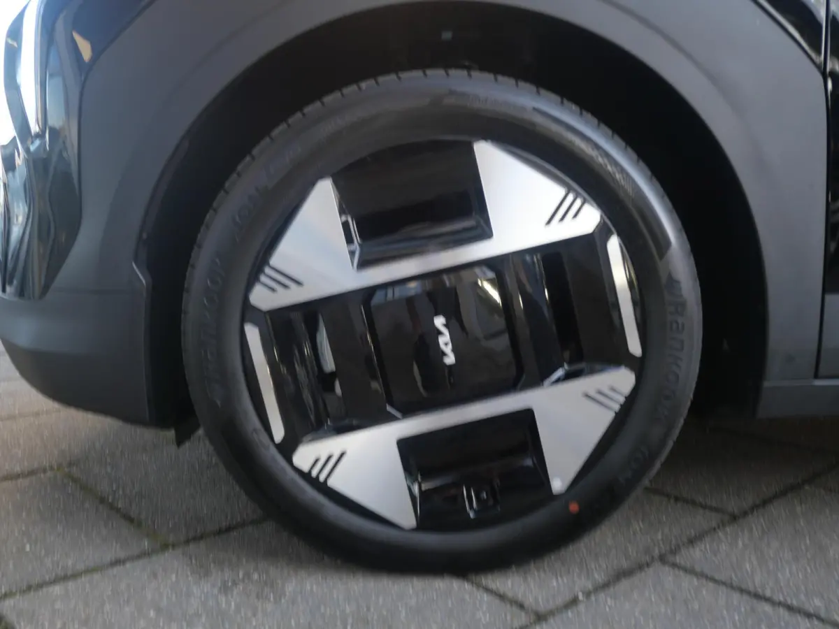 Plus Advanced 81.4 kWh | Schuifkanteldak | Stoel en stuurverwarming | Adaptief | Dode Hoek
