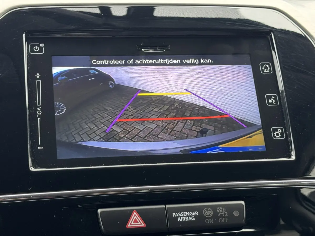 1.4 S Adaptive cruise Climate control Stoelverwarming LED Apple / Android Navigatie Achteruitrijcamera