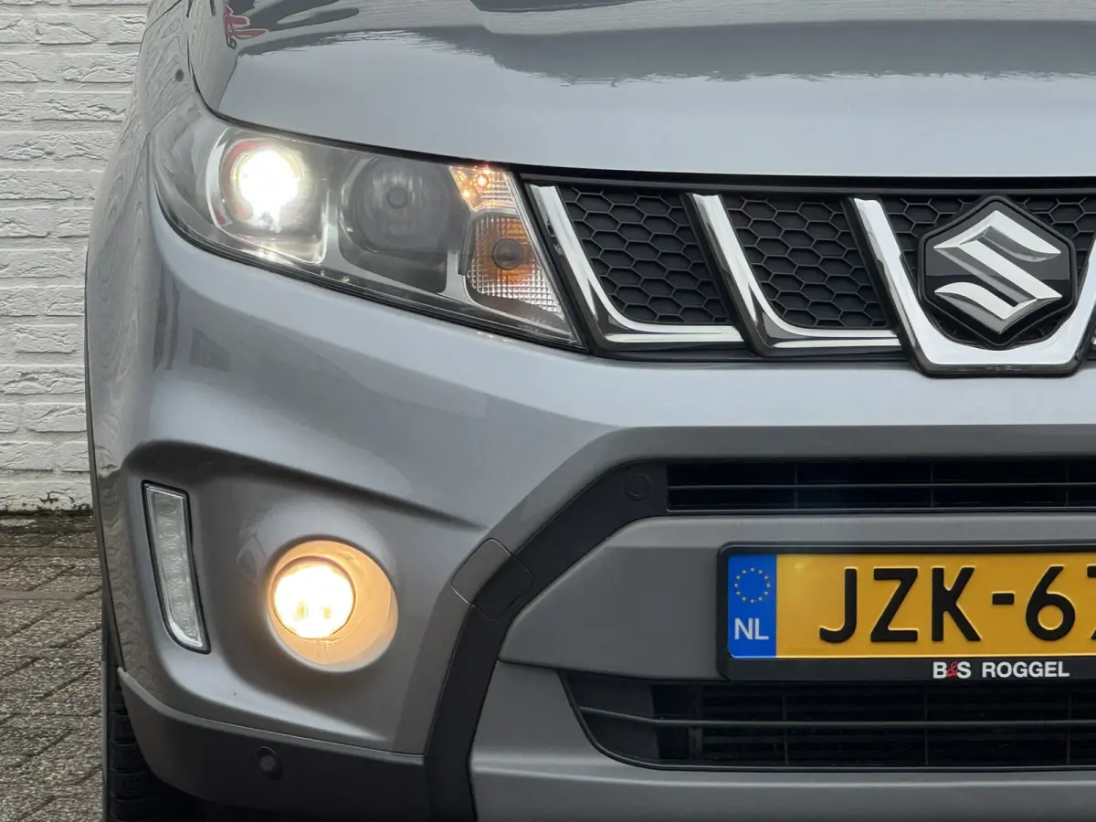 1.4 S Adaptive cruise Climate control Stoelverwarming LED Apple / Android Navigatie Achteruitrijcamera