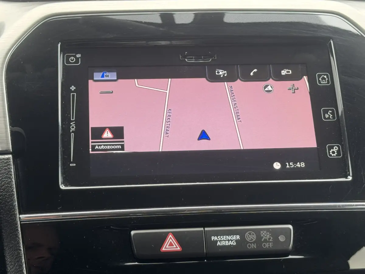 1.4 S Adaptive cruise Climate control Stoelverwarming LED Apple / Android Navigatie Achteruitrijcamera