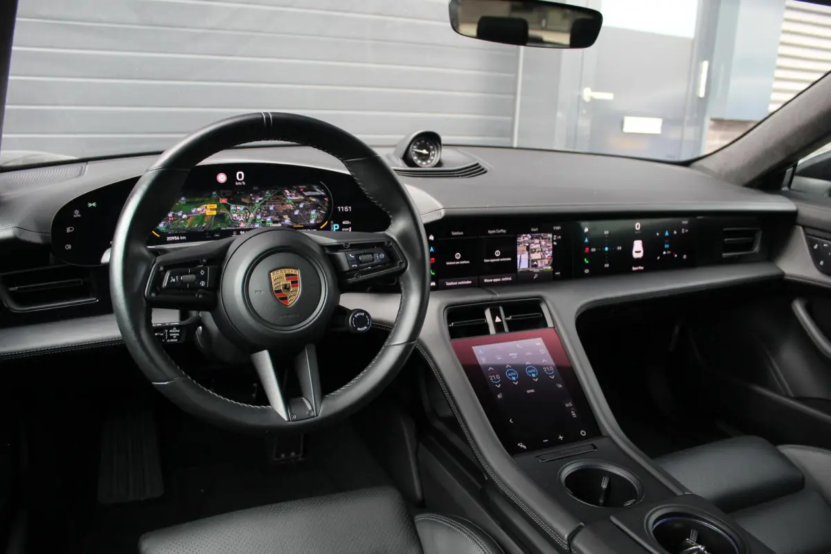 Turbo 93 kWh | Passenger Displ. | Sportchrono | Pano
