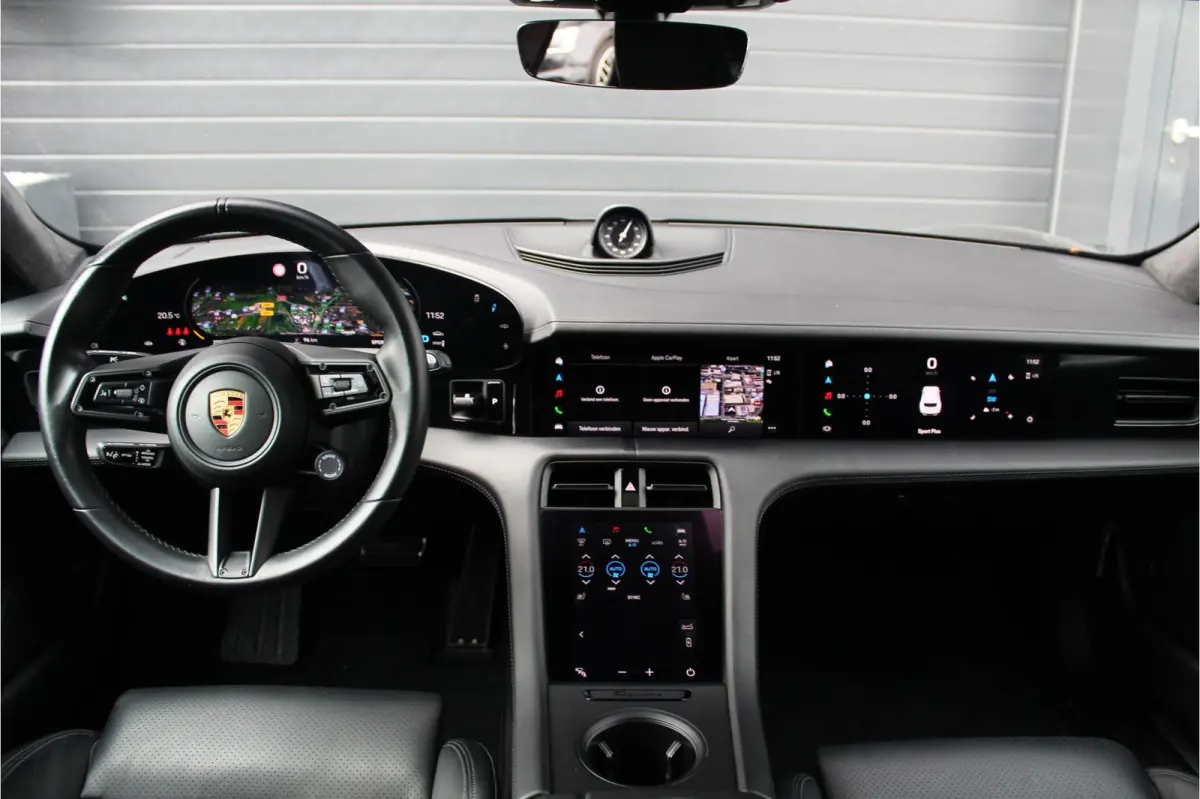 Turbo 93 kWh | Passenger Displ. | Sportchrono | Pano
