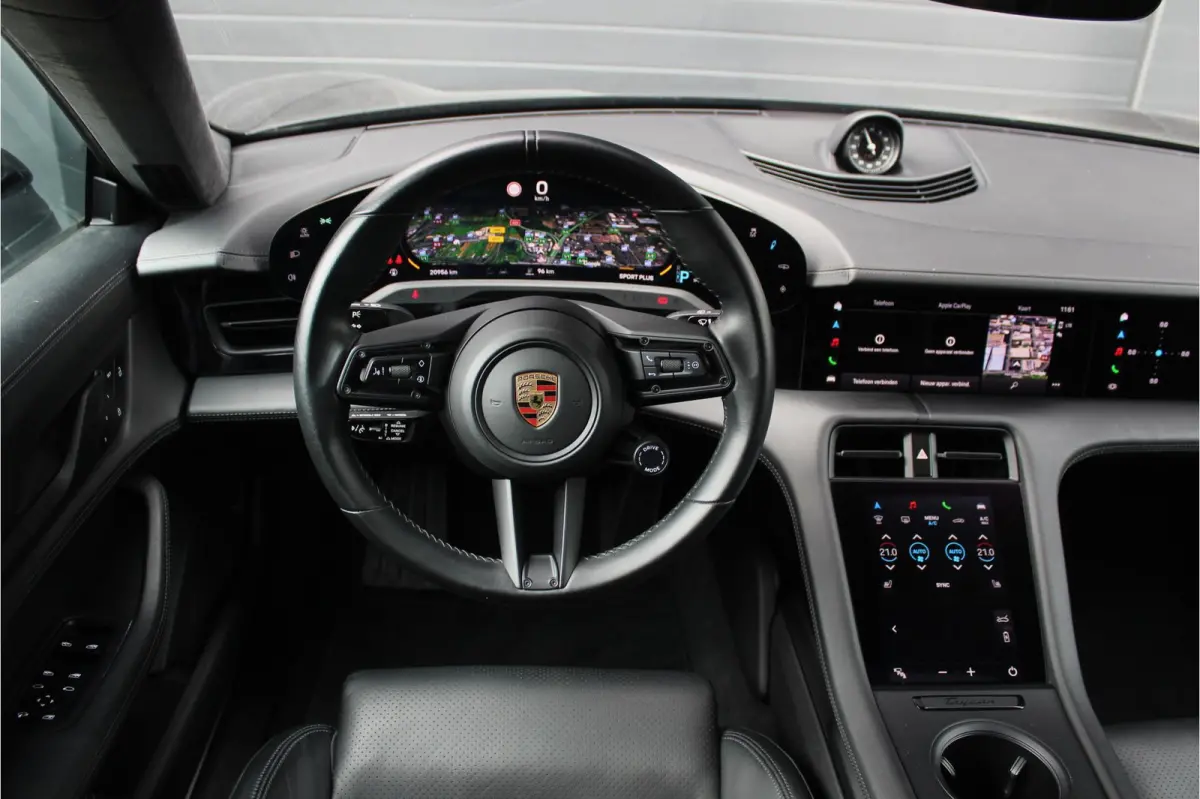 Turbo 93 kWh | Passenger Displ. | Sportchrono | Pano