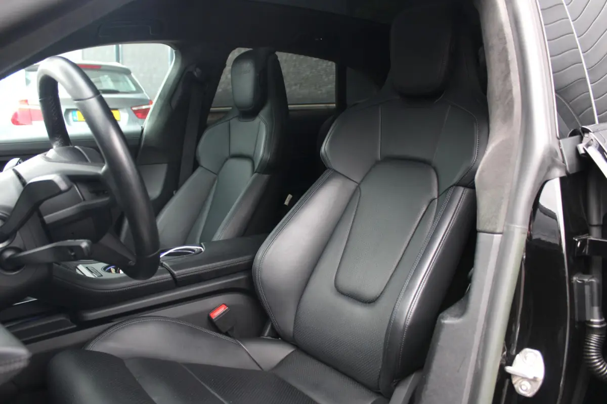 Turbo 93 kWh | Passenger Displ. | Sportchrono | Pano