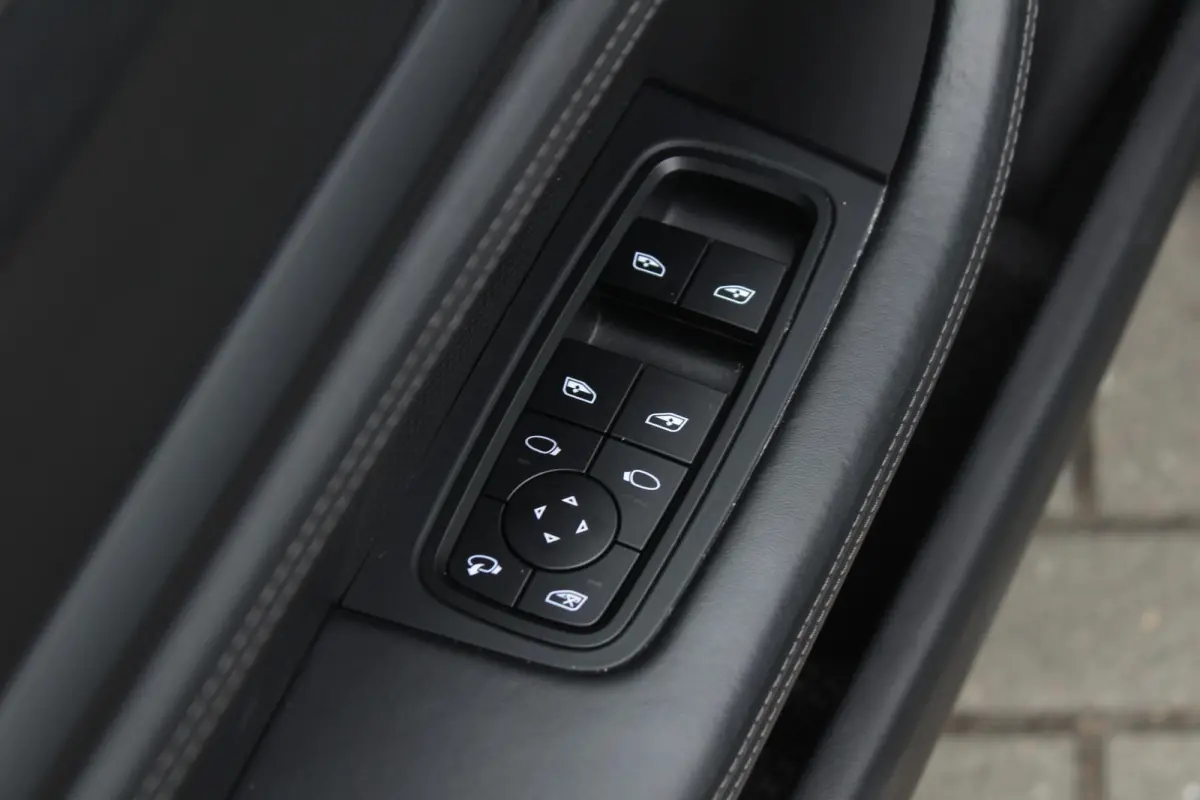 Turbo 93 kWh | Passenger Displ. | Sportchrono | Pano