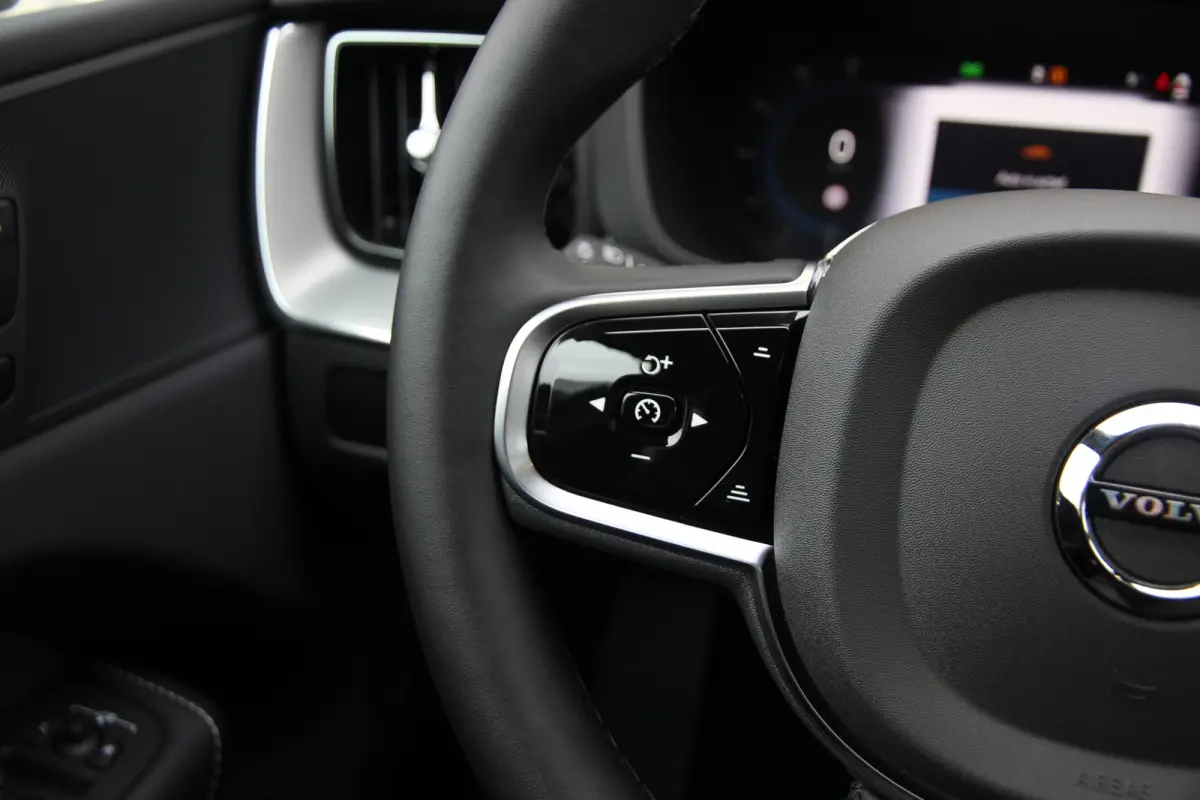 2.0 T6 Plug-in hybrid AWD Plus Black Edition R-Design | Nieuw | Pano | Head-up | ACC |