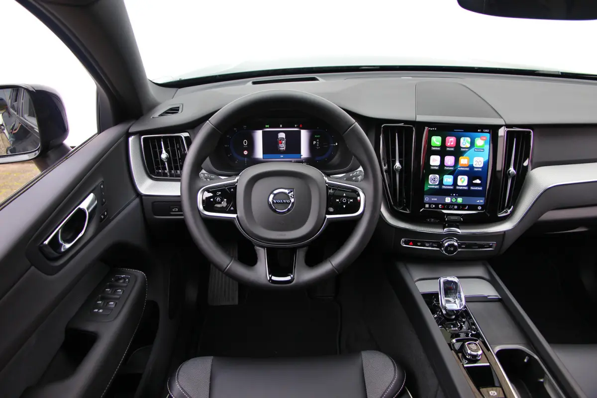 2.0 T6 Plug-in hybrid AWD Plus Black Edition R-Design | Nieuw | Pano | Head-up | ACC |