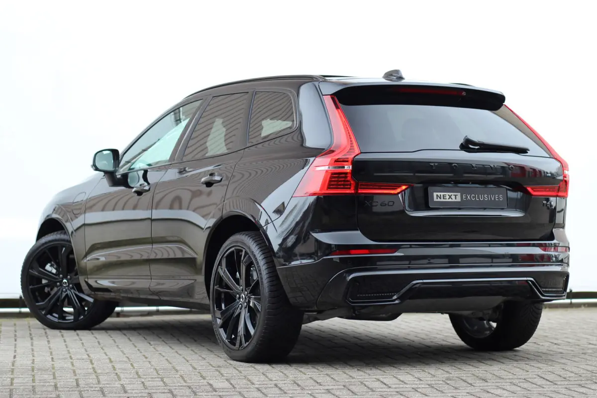 2.0 T6 Plug-in hybrid AWD Plus Black Edition R-Design | Nieuw | Pano | Head-up | ACC |