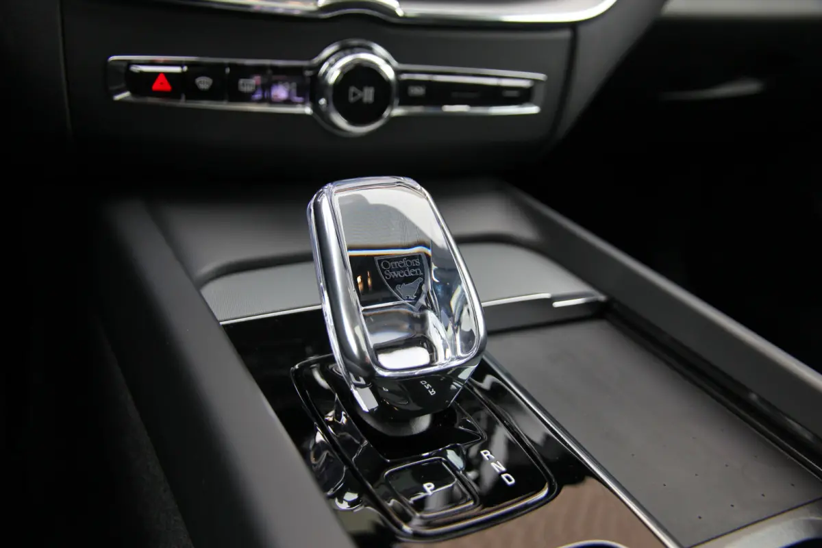 2.0 T6 Plug-in hybrid AWD Plus Black Edition R-Design | Nieuw | Pano | Head-up | ACC |
