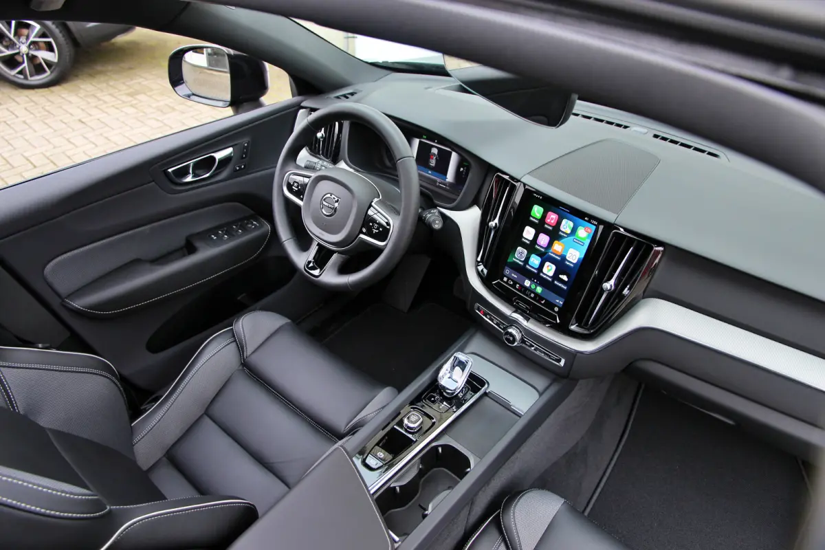 2.0 T6 Plug-in hybrid AWD Plus Black Edition R-Design | Nieuw | Pano | Head-up | ACC |