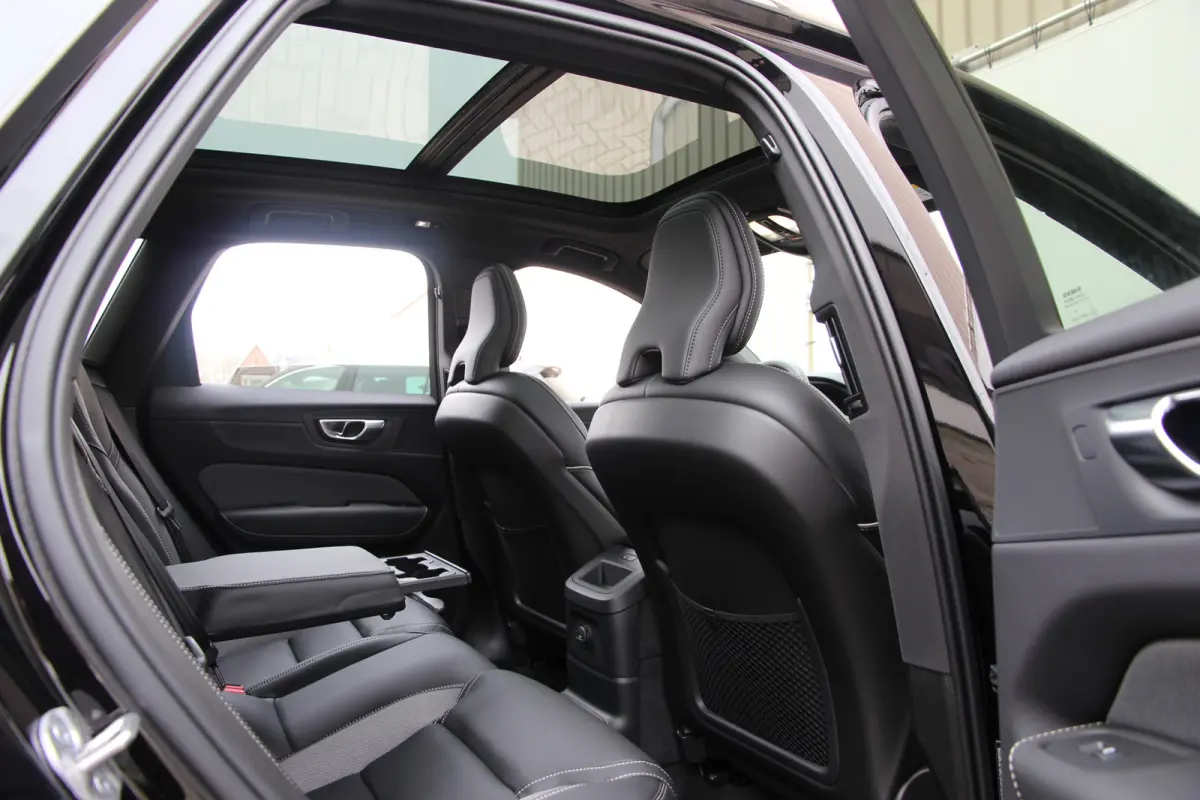 2.0 T6 Plug-in hybrid AWD Plus Black Edition R-Design | Nieuw | Pano | Head-up | ACC |