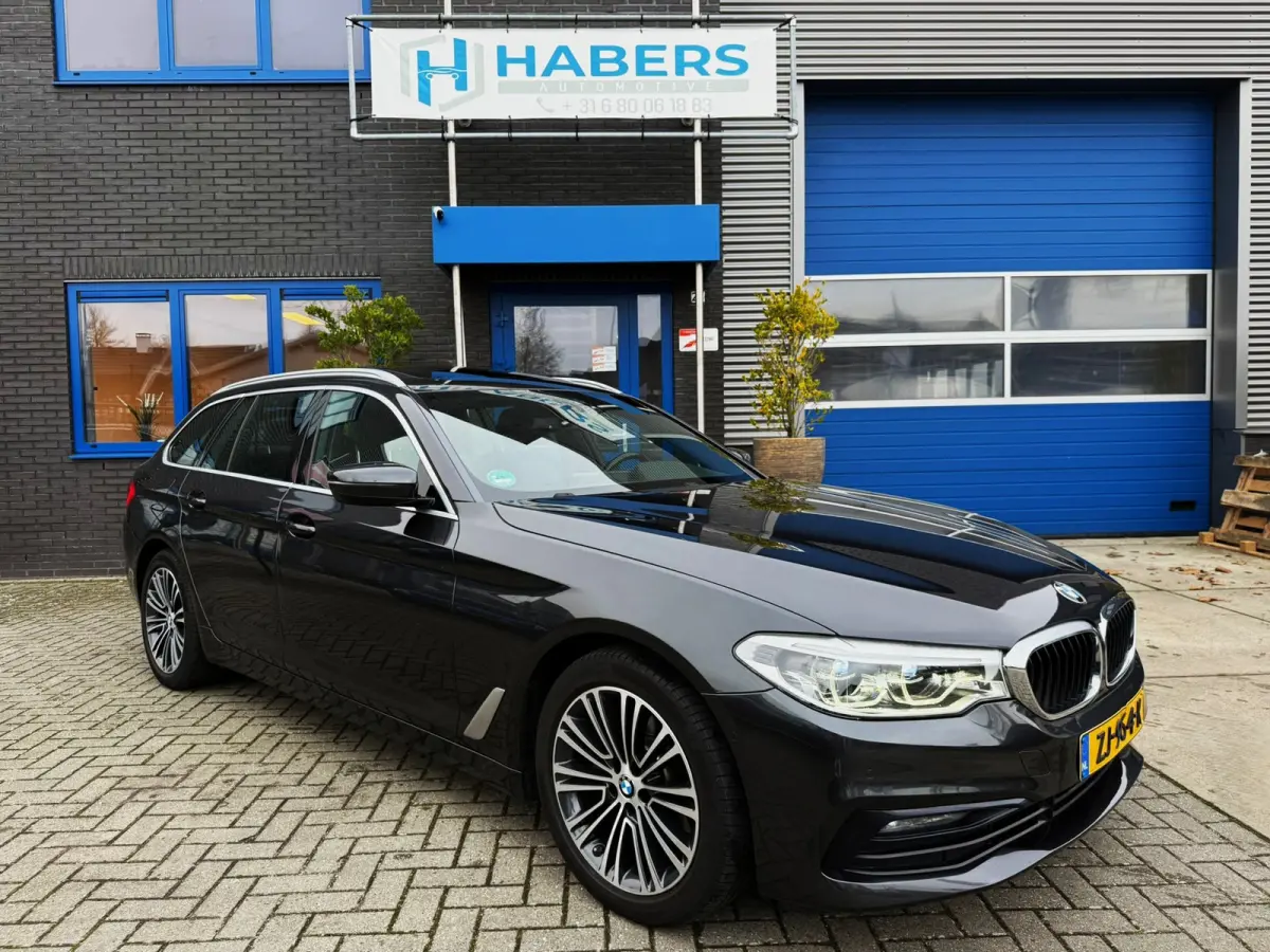 520i High Executive Edition 184PK|Virtual|PANO|Sportstoel|PDC|Prof Navi|Leder|Camera|Full Led|StoelVW|Memmory
