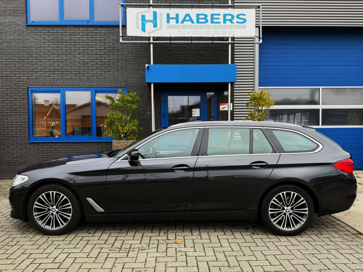 520i High Executive Edition 184PK|Virtual|PANO|Sportstoel|PDC|Prof Navi|Leder|Camera|Full Led|StoelVW|Memmory