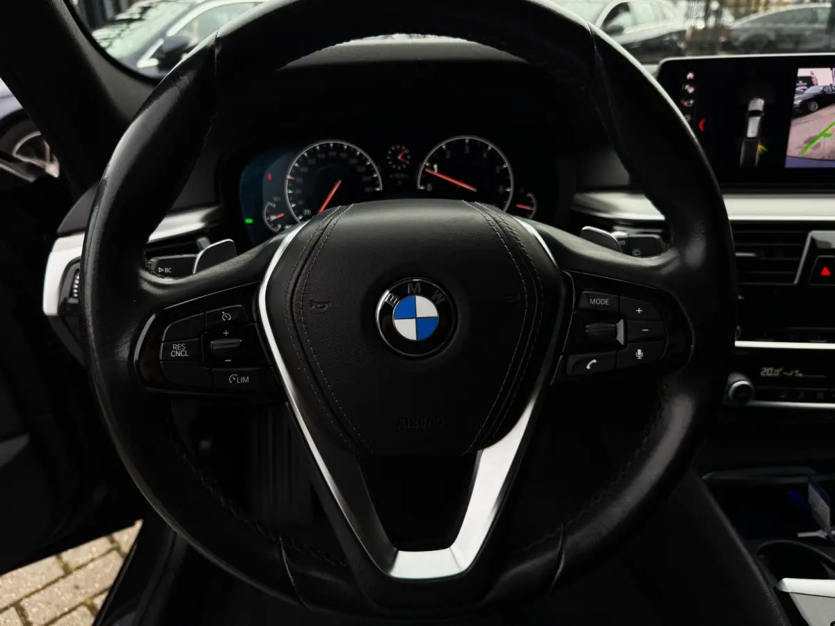 520i High Executive Edition 184PK|Virtual|PANO|Sportstoel|PDC|Prof Navi|Leder|Camera|Full Led|StoelVW|Memmory