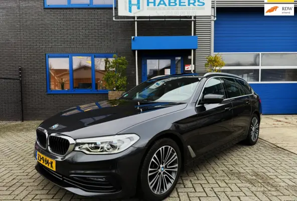520i High Executive Edition 184PK|Virtual|PANO|Sportstoel|PDC|Prof Navi|Leder|Camera|Full Led|StoelVW|Memmory