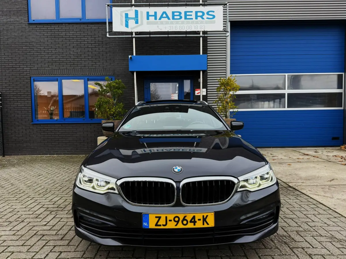 520i High Executive Edition 184PK|Virtual|PANO|Sportstoel|PDC|Prof Navi|Leder|Camera|Full Led|StoelVW|Memmory