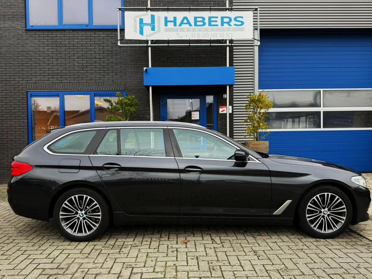 520i High Executive Edition 184PK|Virtual|PANO|Sportstoel|PDC|Prof Navi|Leder|Camera|Full Led|StoelVW|Memmory