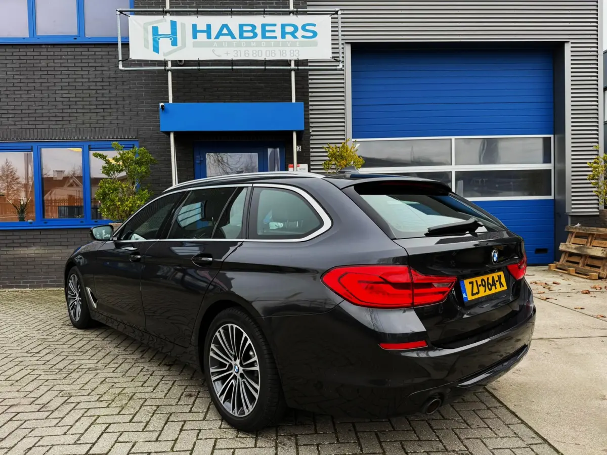 520i High Executive Edition 184PK|Virtual|PANO|Sportstoel|PDC|Prof Navi|Leder|Camera|Full Led|StoelVW|Memmory