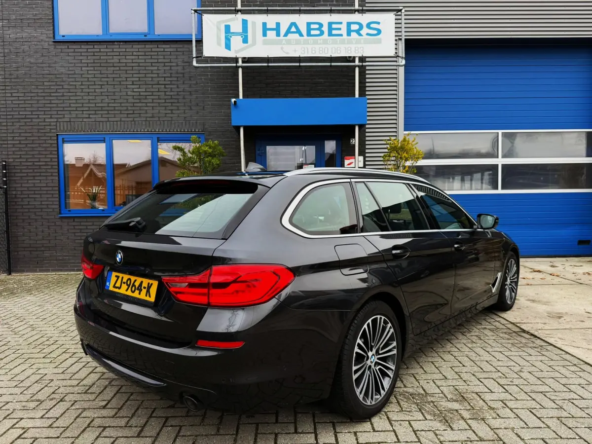 520i High Executive Edition 184PK|Virtual|PANO|Sportstoel|PDC|Prof Navi|Leder|Camera|Full Led|StoelVW|Memmory