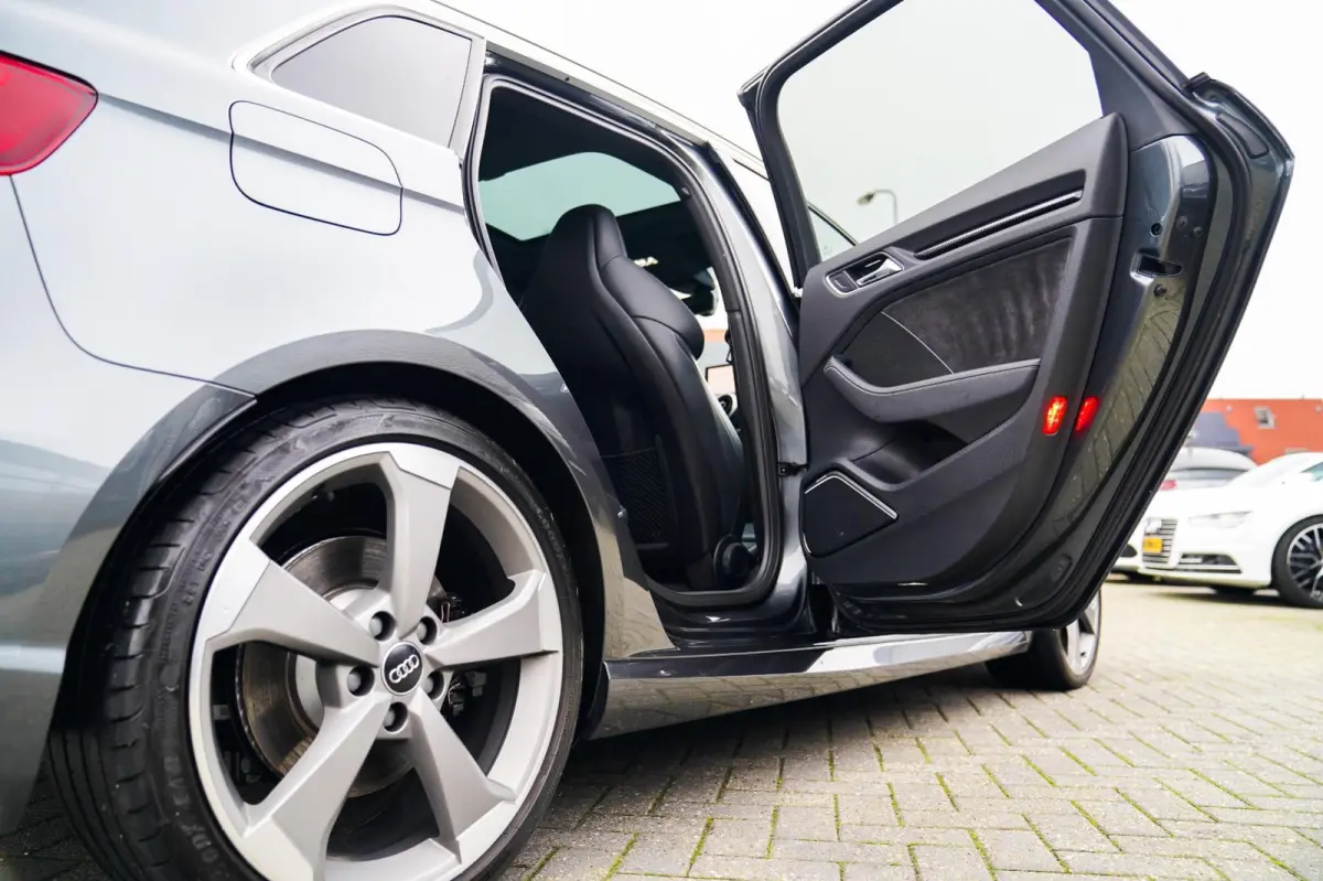 2.5 TFSI RS 3 quattro Pro Line Plus | FABRIEKSNIEUW DOOR STIPT | Panorama | Carbon Pakket | NIEUW | NAP