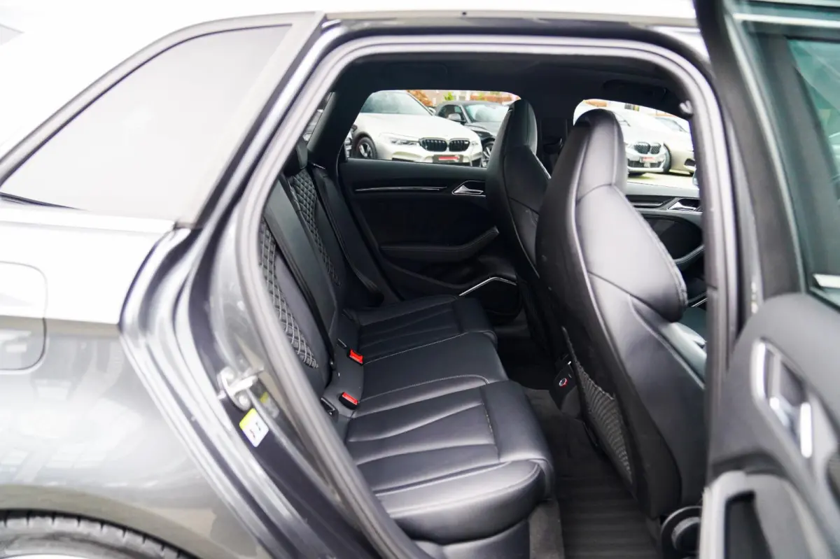2.5 TFSI RS 3 quattro Pro Line Plus | FABRIEKSNIEUW DOOR STIPT | Panorama | Carbon Pakket | NIEUW | NAP
