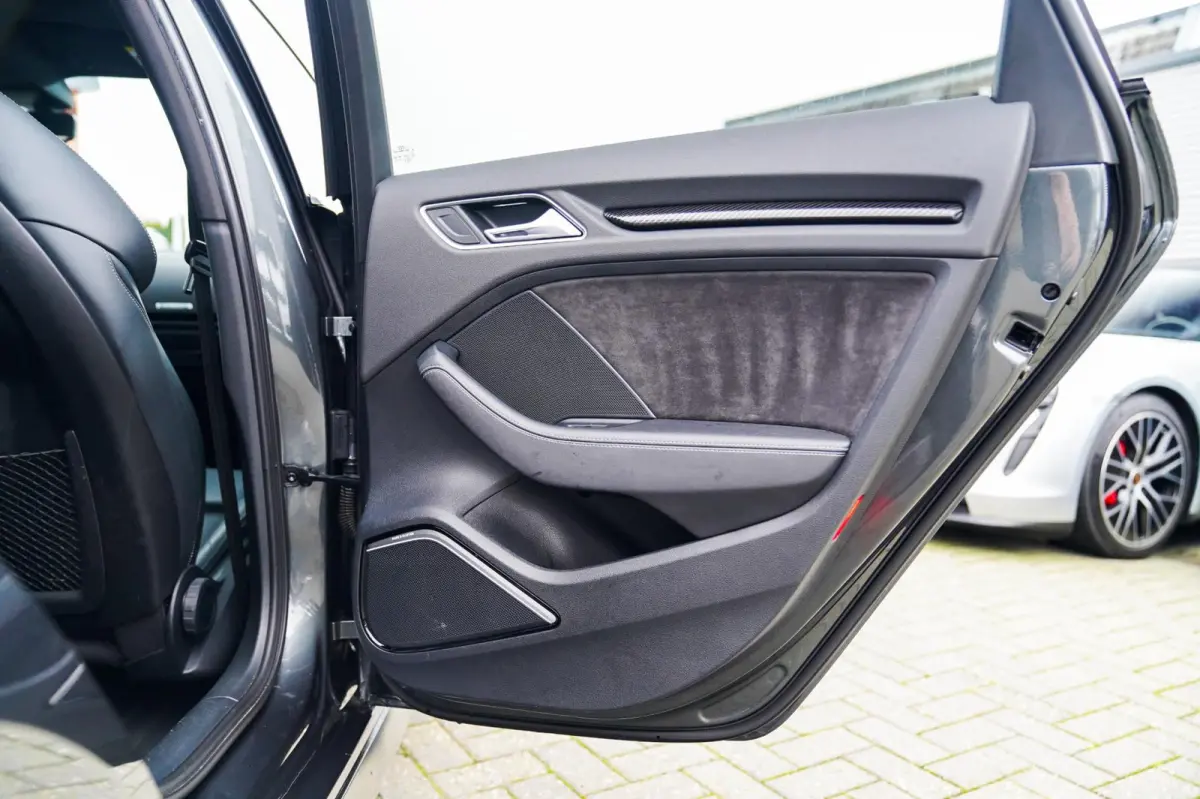 2.5 TFSI RS 3 quattro Pro Line Plus | FABRIEKSNIEUW DOOR STIPT | Panorama | Carbon Pakket | NIEUW | NAP