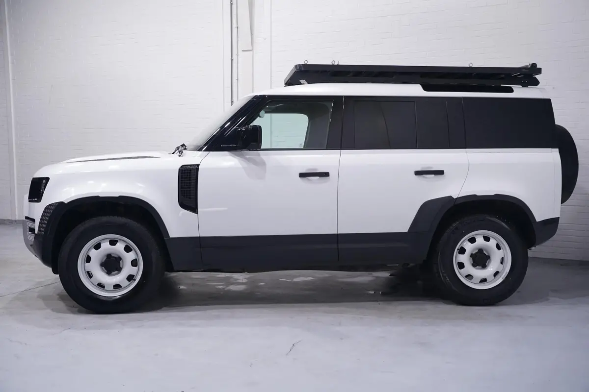 3.0 D250 Grijs Kenteken 3-Zits Lang, Front Runner Dakdrager, 360 Camera, Navi, Trekhaak 3.500 kg