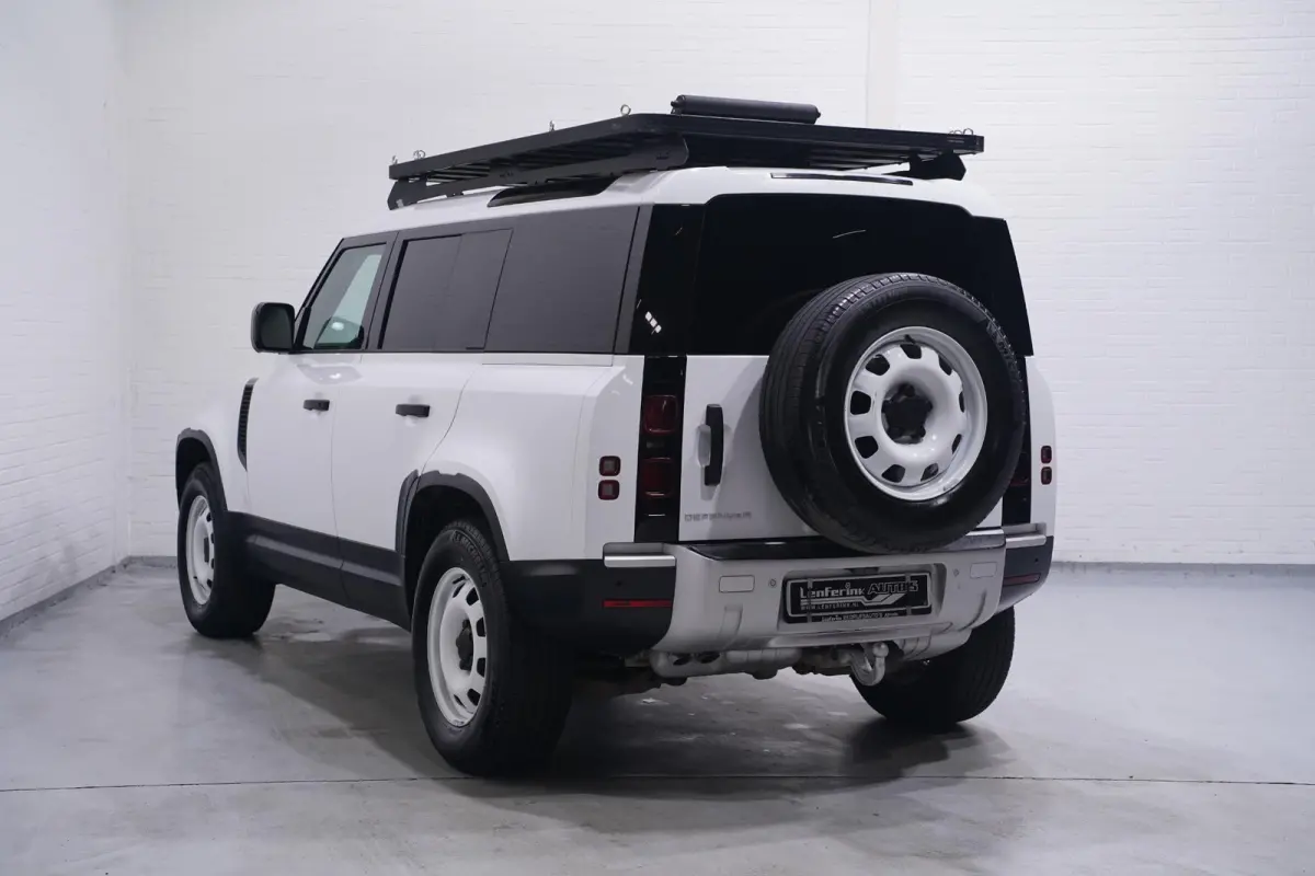 3.0 D250 Grijs Kenteken 3-Zits Lang, Front Runner Dakdrager, 360 Camera, Navi, Trekhaak 3.500 kg