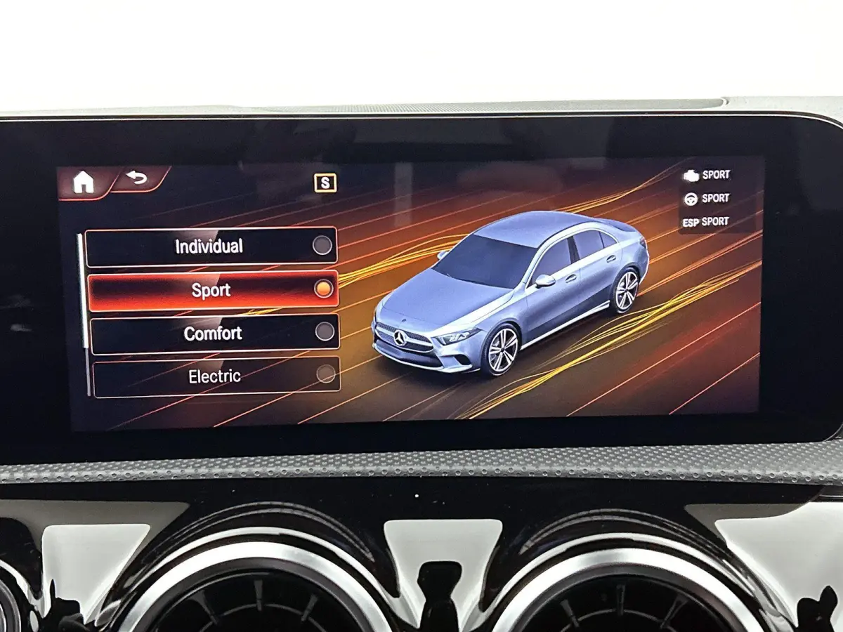 250 e AMG Line | AUTOMAAT | NAVIGATIE | STOELVERWARMING | CLIMATE CONTROL | CRUISE CONTROL | PARKEERSENSOREN |