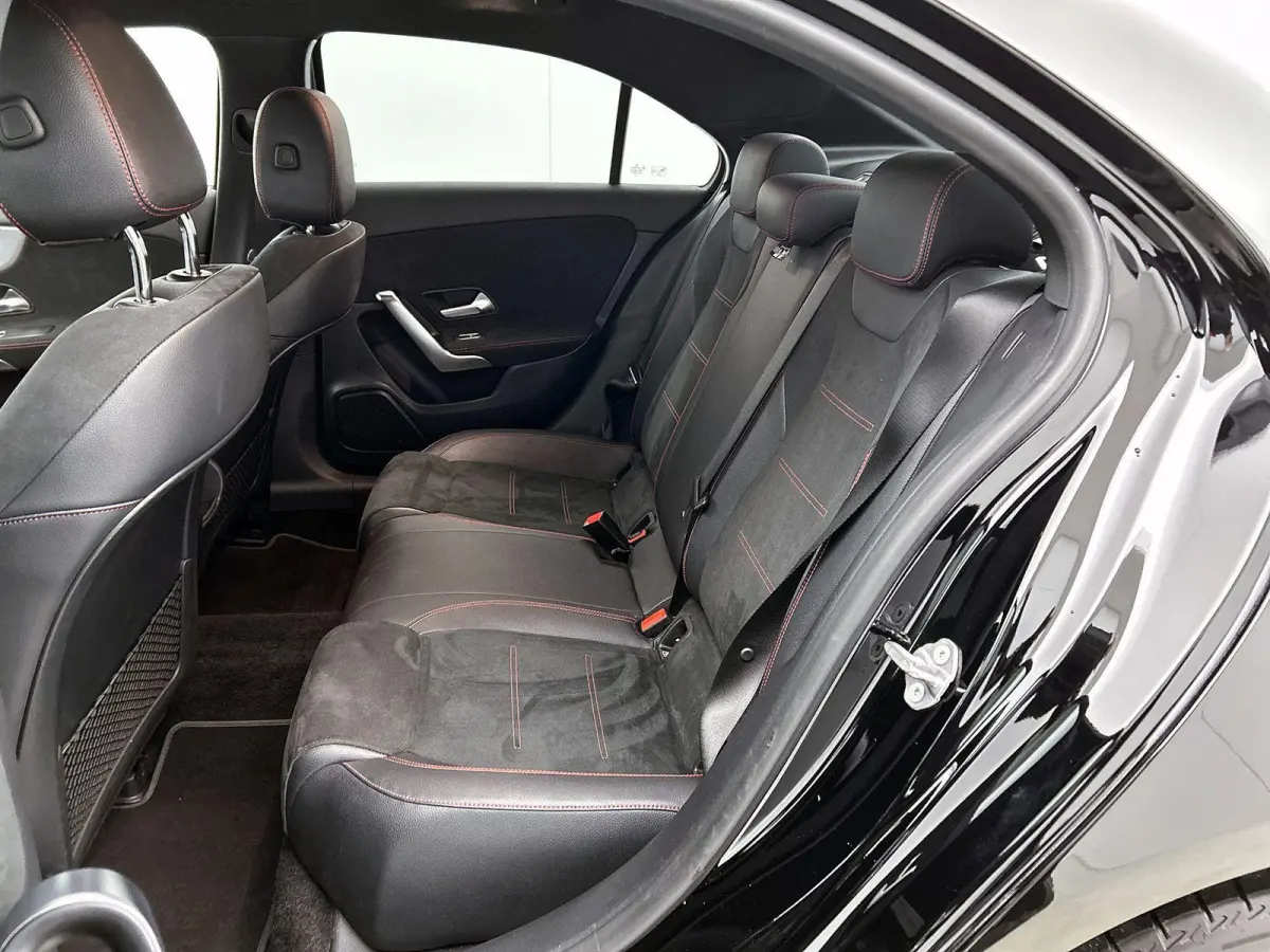 250 e AMG Line | AUTOMAAT | NAVIGATIE | STOELVERWARMING | CLIMATE CONTROL | CRUISE CONTROL | PARKEERSENSOREN |